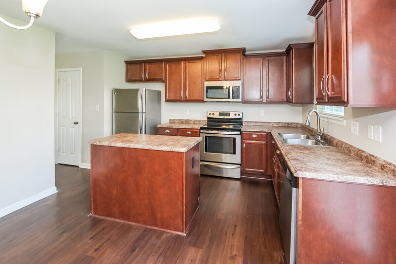 2,045/Mo, 2860 Meadow Creek Dr Dallas, NC 28034 Misc View 4