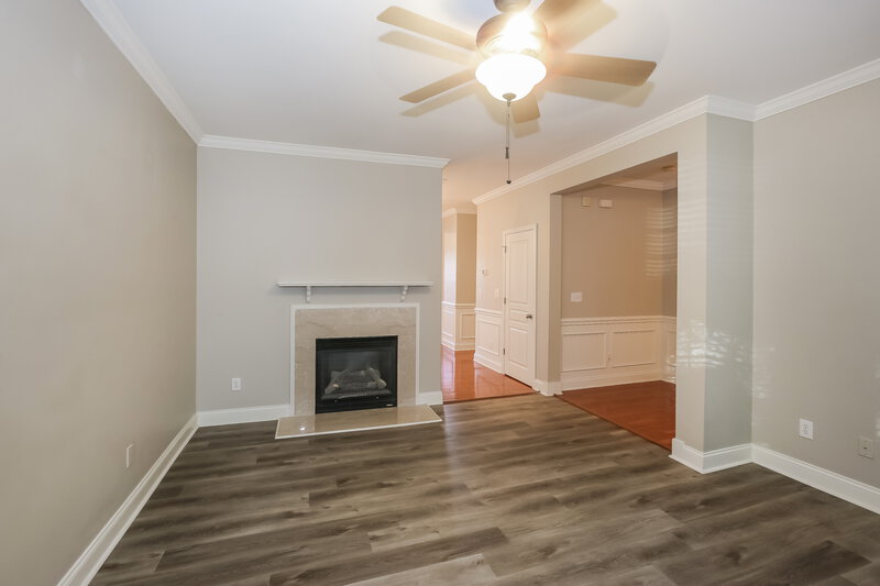 2,170/Mo, 15513 Crossing Gate Dr Cornelius, NC 28031 Living Room View 2