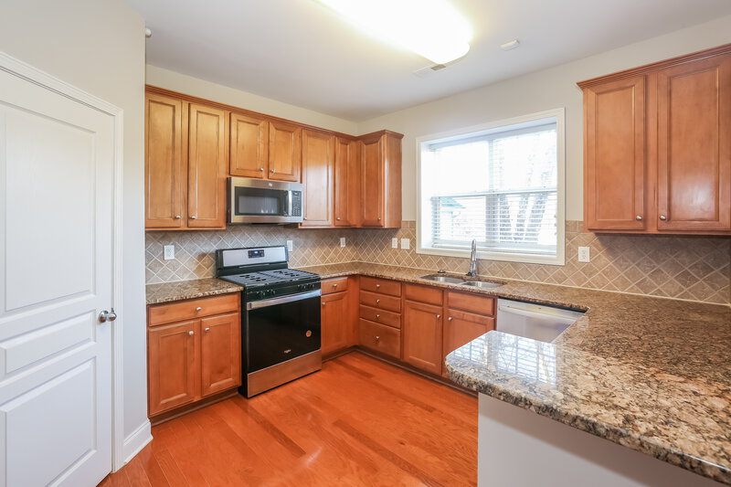 2,170/Mo, 15513 Crossing Gate Dr Cornelius, NC 28031 Kitchen View