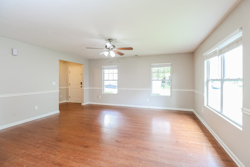 1,845/Mo, 1005 Joselynn Dr Gastonia, NC 28054 Living Room View 2