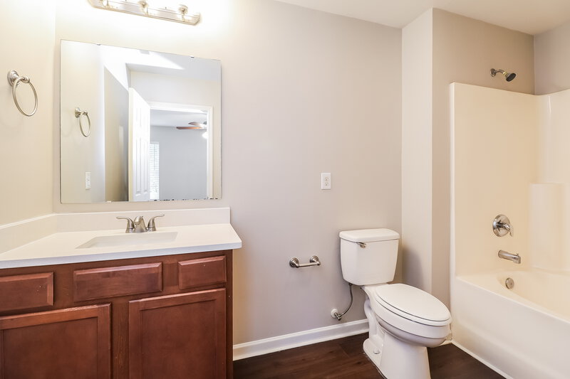 1,845/Mo, 1005 Joselynn Dr Gastonia, NC 28054 Bathroom View