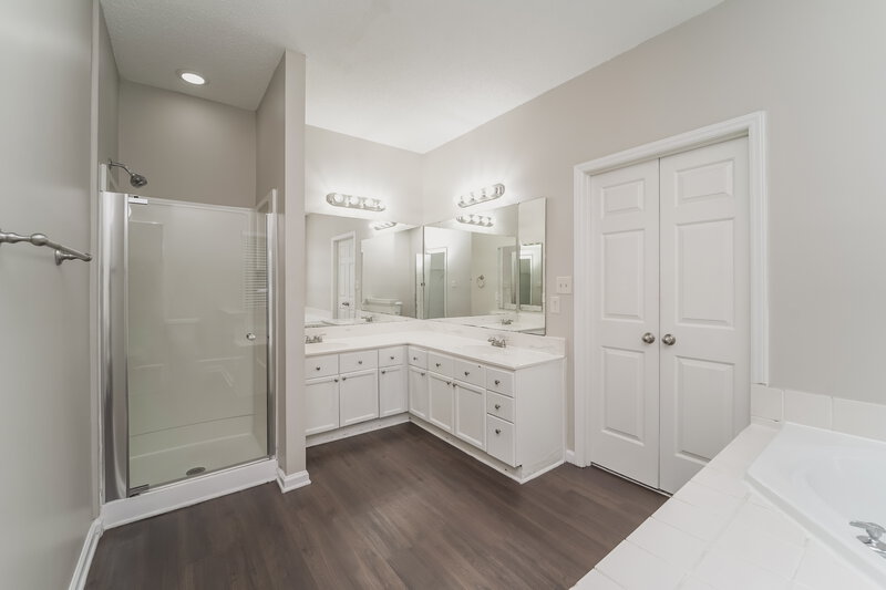 2,145/Mo, 9430 Vera Jones Ln Charlotte, NC 28213 Main Bathroom View