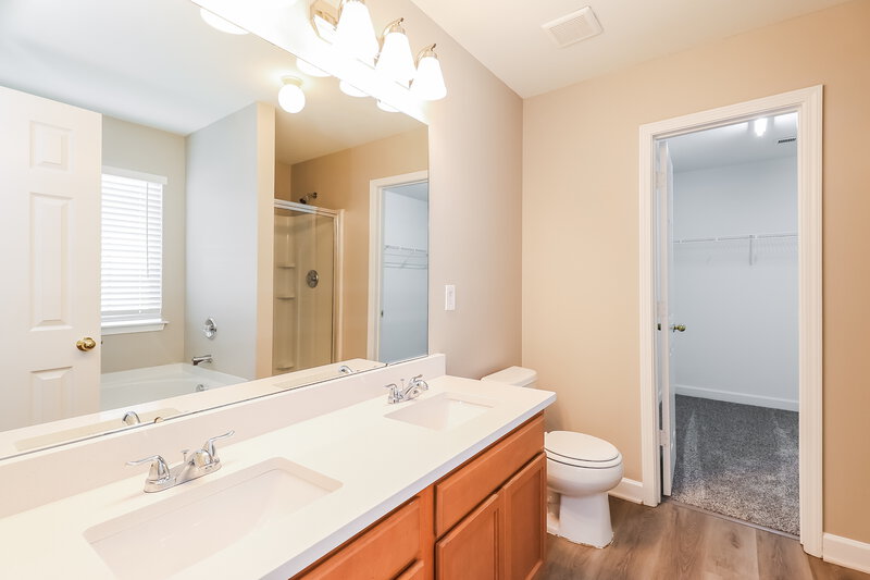 1,945/Mo, 958 Ramsgate Drive SW Concord, NC 28025 Main Bathroom View