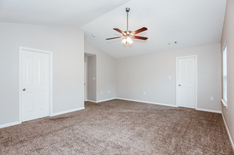 2,800/Mo, 4905 Broad Leaf Court Dallas, NC 28034 Main Bedroom View 2