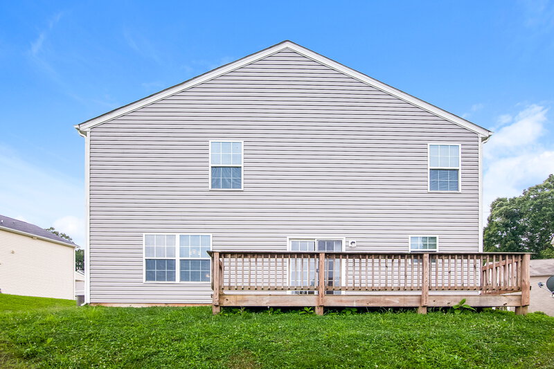 2,800/Mo, 4905 Broad Leaf Court Dallas, NC 28034 Rear View