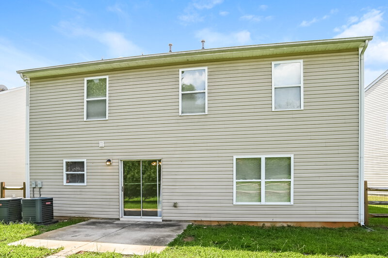 2,495/Mo, 8210 Ainsworth St Charlotte, NC 28216 Rear View
