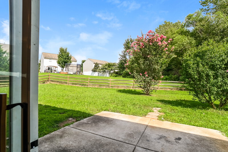 2,495/Mo, 8210 Ainsworth St Charlotte, NC 28216 Rear View 2