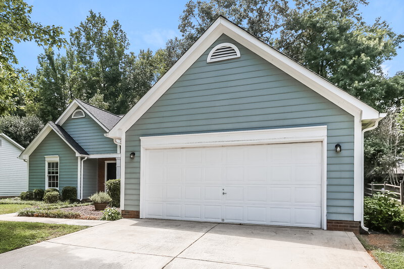 2,880/Mo, 11621 Long Forest Dr Charlotte, NC 28269 Front View