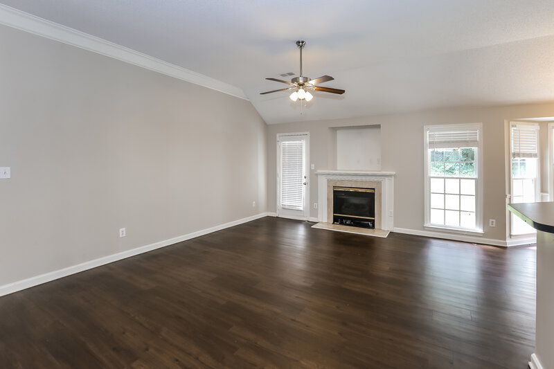2,880/Mo, 11621 Long Forest Dr Charlotte, NC 28269 Living Room View 2