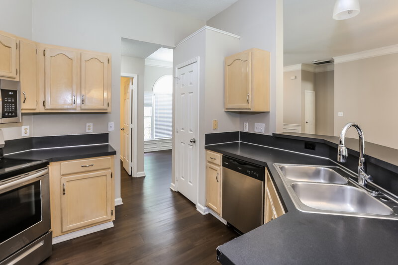 2,880/Mo, 11621 Long Forest Dr Charlotte, NC 28269 Kitchen View