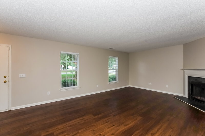 2,065/Mo, 10911 Gold Pan Rd Charlotte, NC 28215 Living Room View 2