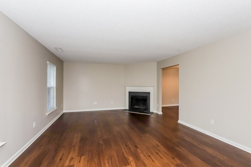 2,065/Mo, 10911 Gold Pan Rd Charlotte, NC 28215 Living Room View 3