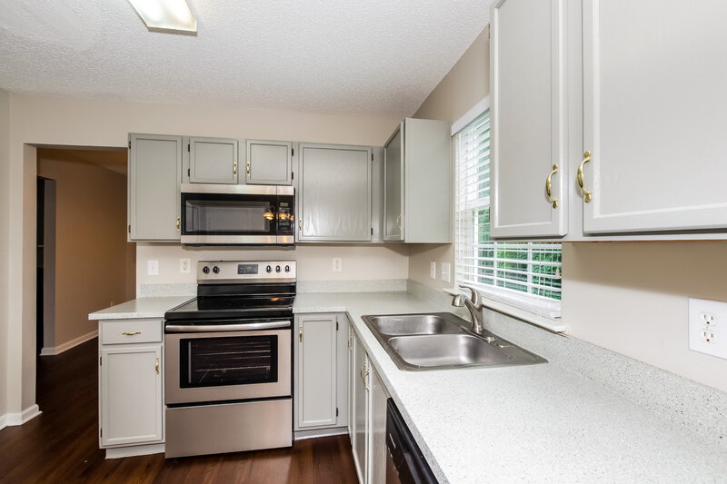 2,065/Mo, 10911 Gold Pan Rd Charlotte, NC 28215 Kitchen View 3