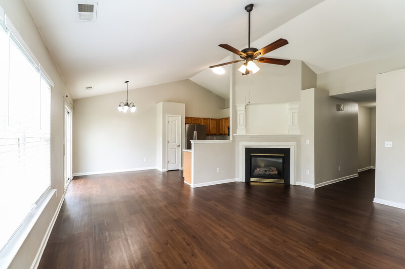 2,090/Mo, 10120 Green Hedge Ave Charlotte, NC 28269 Living Room View 2