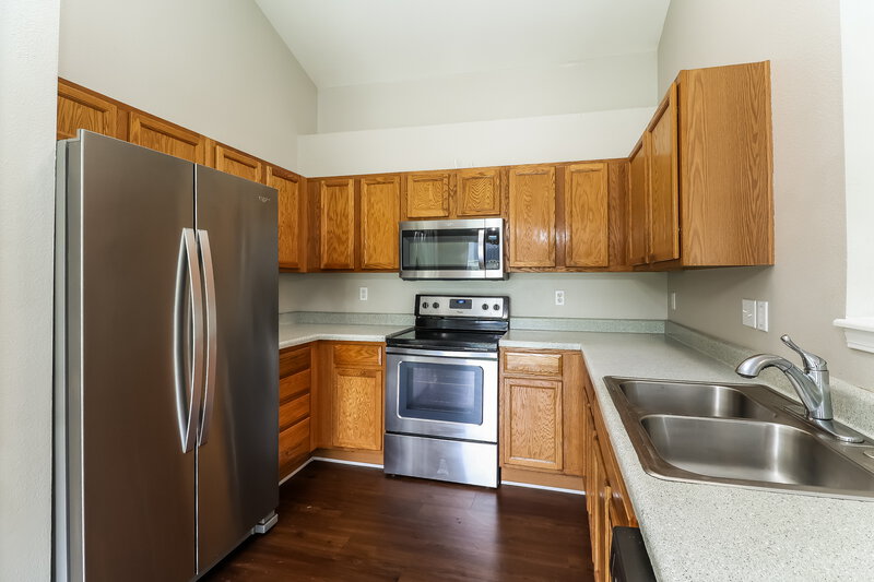 2,090/Mo, 10120 Green Hedge Ave Charlotte, NC 28269 Kitchen View