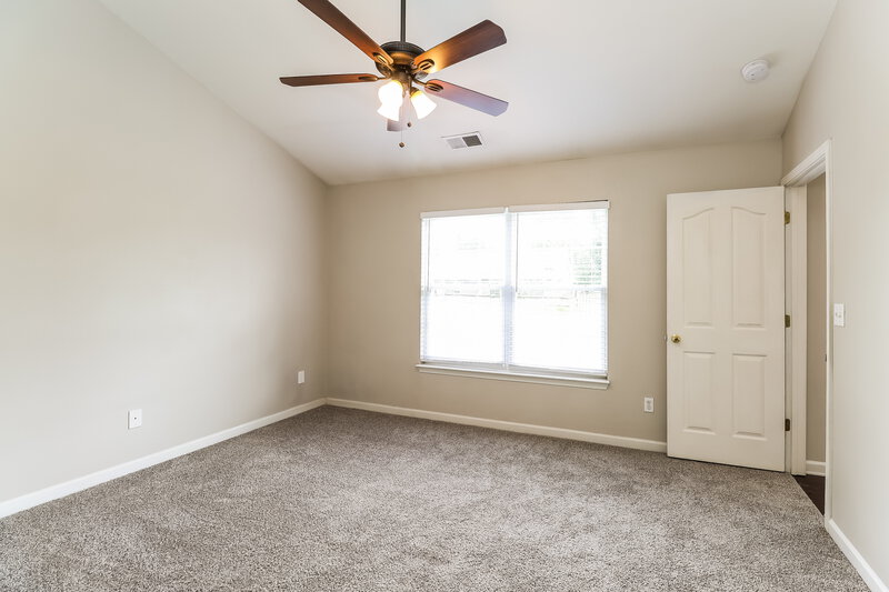 2,090/Mo, 10120 Green Hedge Ave Charlotte, NC 28269 Main Bedroom View