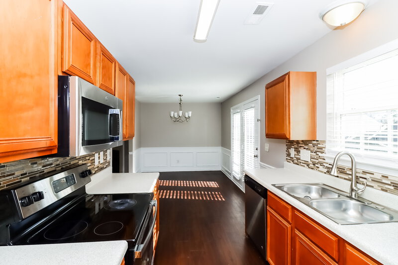 1,760/Mo, 1129 Aprilia Lane Dallas, NC 28034 Kitchen View 2