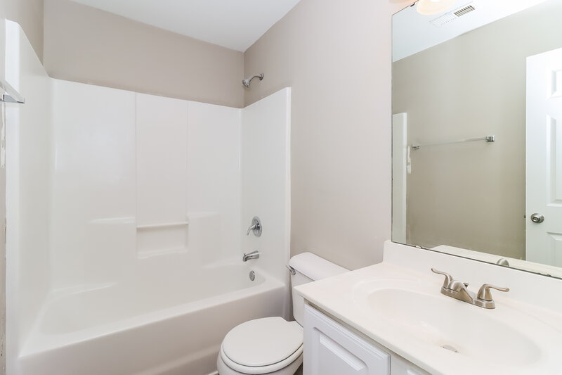 1,760/Mo, 1129 Aprilia Lane Dallas, NC 28034 Bathroom View