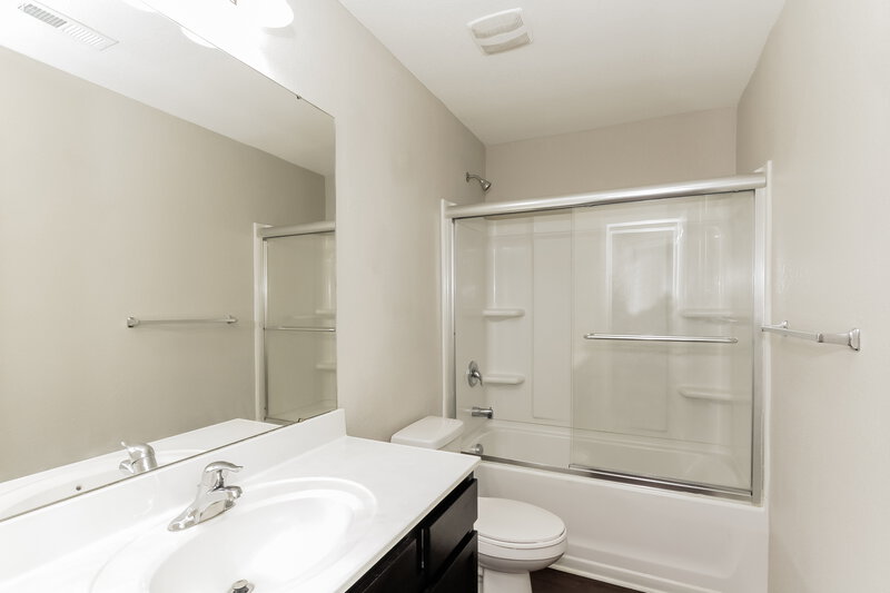 2,145/Mo, 9202 Avery Meadows Dr Charlotte, NC 28216 Bathroom View