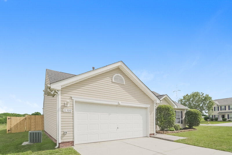 1,910/Mo, 11300 Alvanley Hills Ct Charlotte, NC 28262 No Caption View