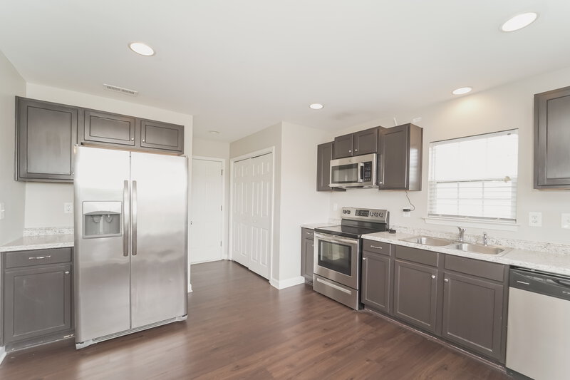 1,910/Mo, 11300 Alvanley Hills Ct Charlotte, NC 28262 Kitchen View 2