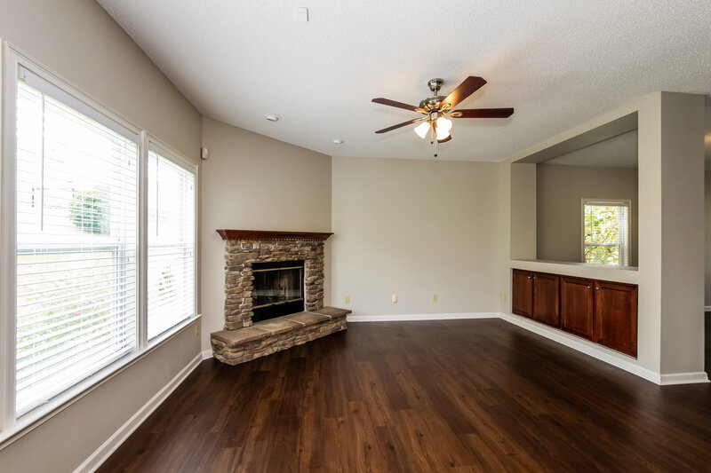 2,385/Mo, 719 Capstone Avenue Concord, NC 28025 Living Room View 2