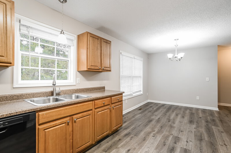 1,595/Mo, 210 Booker Street Wingate, NC 28174 Kitchen View