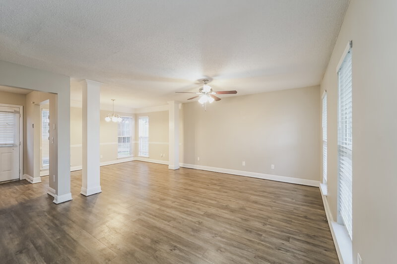 2,720/Mo, 5906 Prestwick Lane Monroe, NC 28110 Living Room View 2