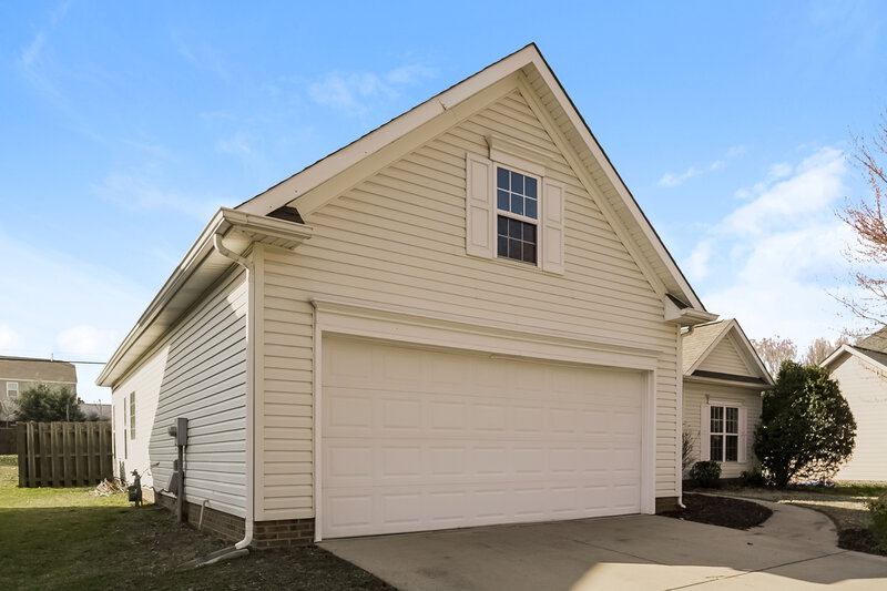 2,225/Mo, 4031 Huntmeadow Dr Charlotte, NC 28269 Misc View