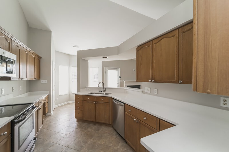 2,185/Mo, 4031 Huntmeadow Dr Charlotte, NC 28269 Kitchen View
