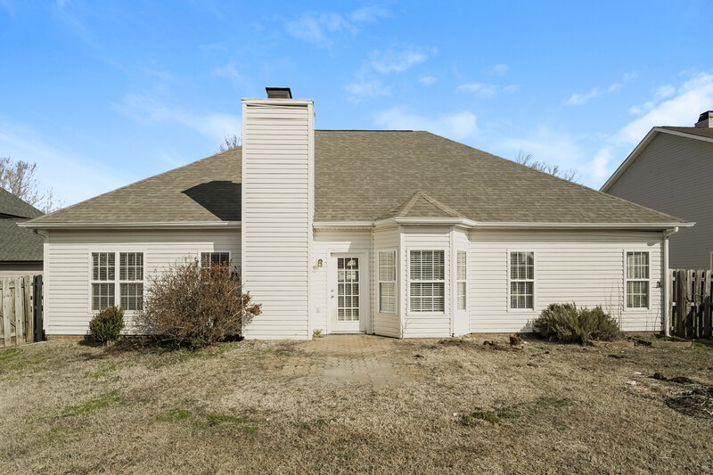 2,185/Mo, 4031 Huntmeadow Dr Charlotte, NC 28269 Rear View