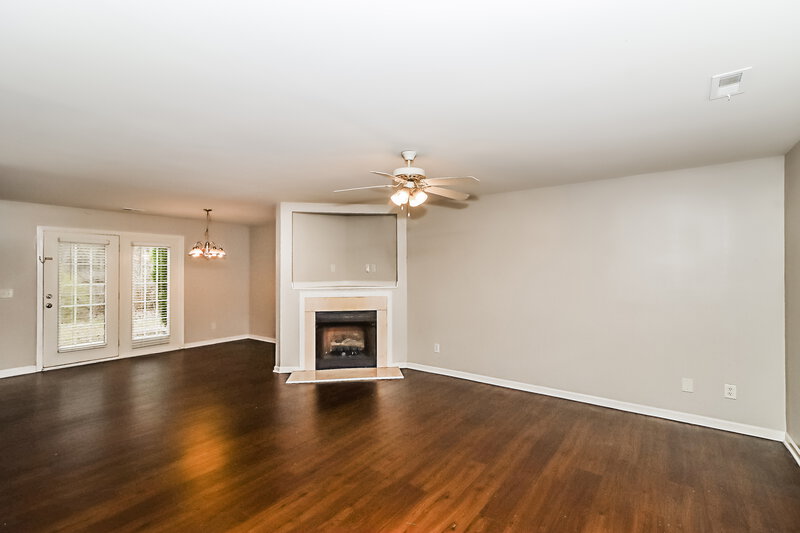 1,720/Mo, 6631 Nevin Glen Dr Charlotte, NC 28269 Living Room View