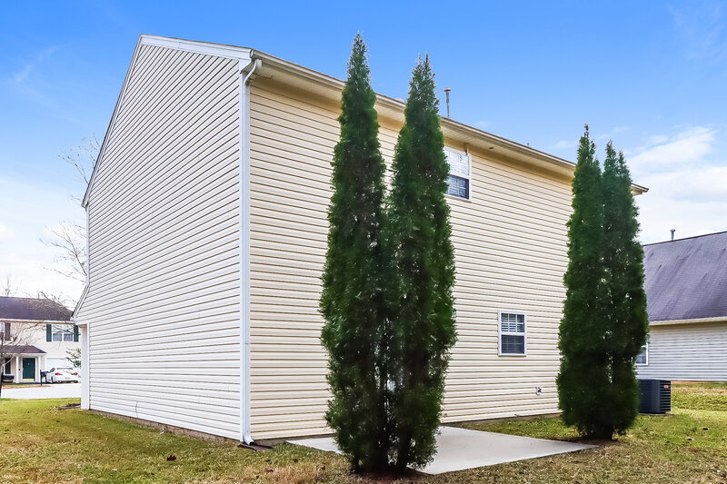 1,720/Mo, 6631 Nevin Glen Dr Charlotte, NC 28269 Rear View