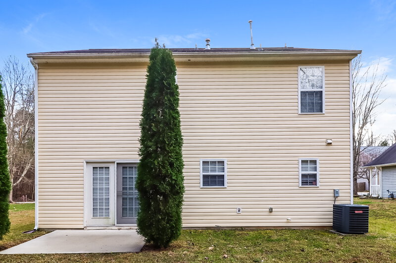 1,720/Mo, 6631 Nevin Glen Dr Charlotte, NC 28269 Rear View 2