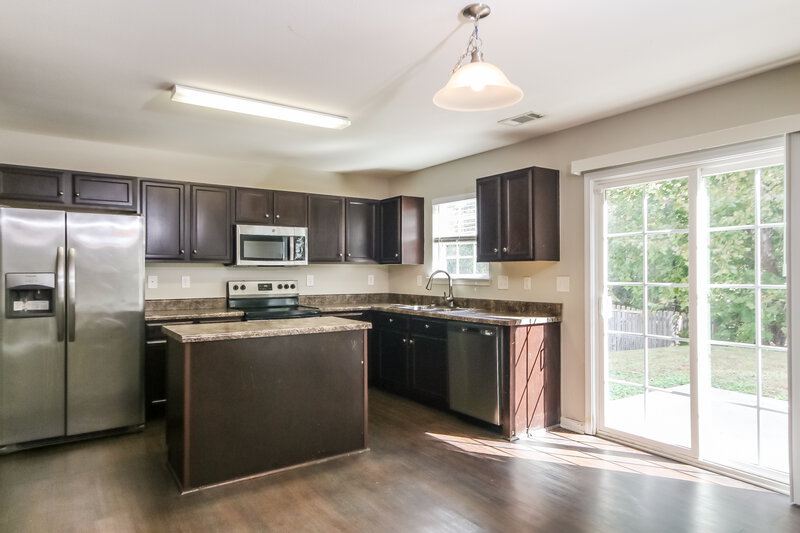 2,080/Mo, 4420 Eglinton Toll Court Charlotte, NC 28213 Kitchen View