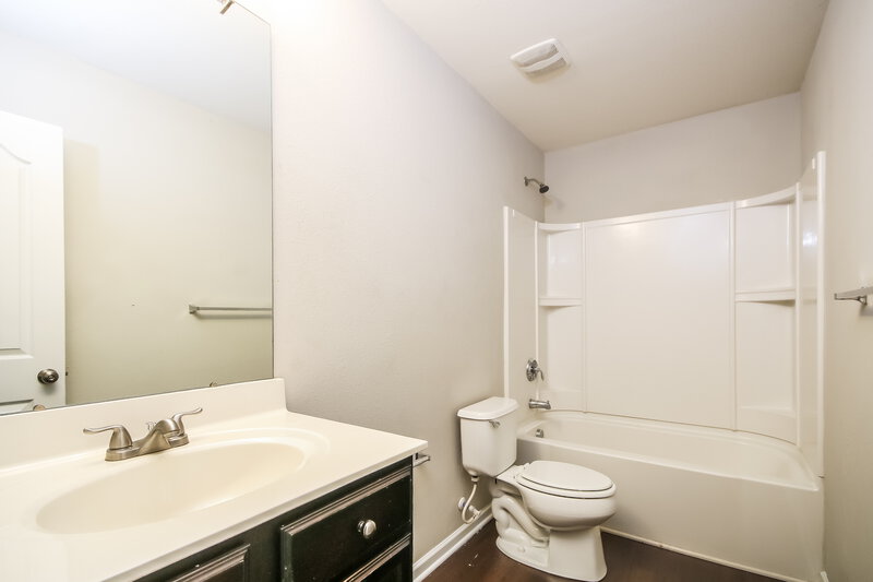 2,080/Mo, 4420 Eglinton Toll Court Charlotte, NC 28213 Bathroom View