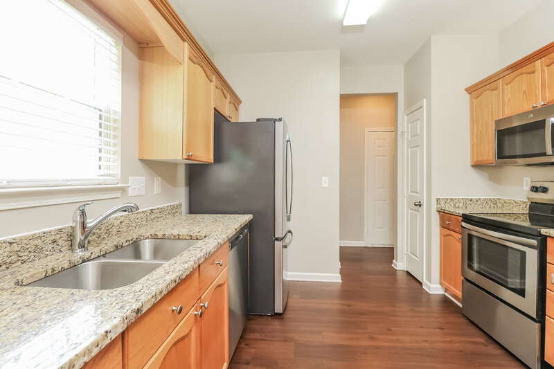 2,125/Mo, 11408 Hawk Roost Court Charlotte, NC 28214 Kitchen View
