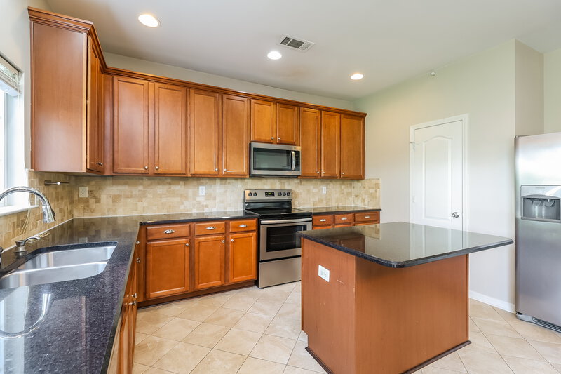 2,630/Mo, 114 Farmers Folly Dr Mooresville, NC 28117 Kitchen View 2
