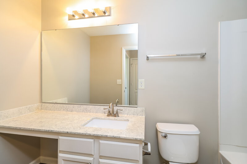 2,630/Mo, 114 Farmers Folly Dr Mooresville, NC 28117 Bathroom View