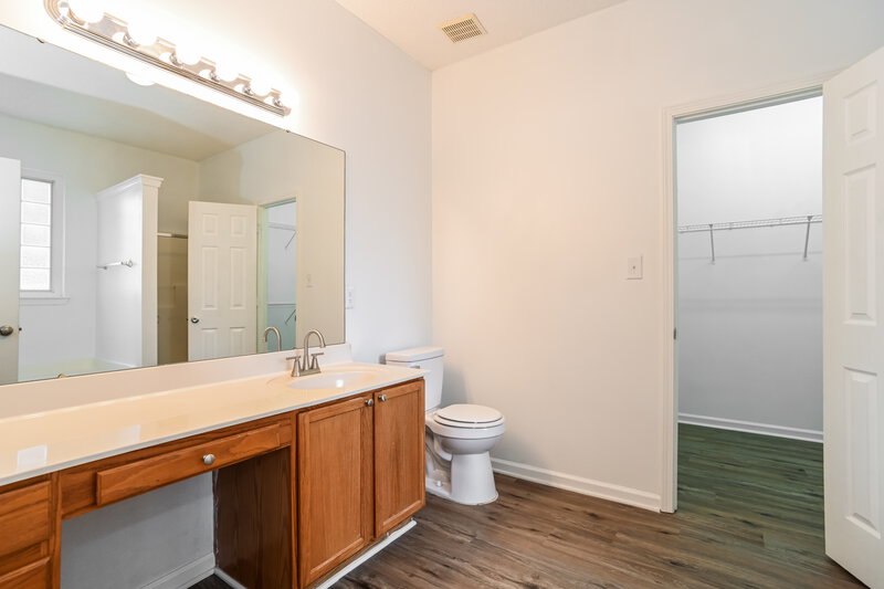 2,025/Mo, 10041 Brawley Lane Charlotte, NC 28215 Main Bathroom View