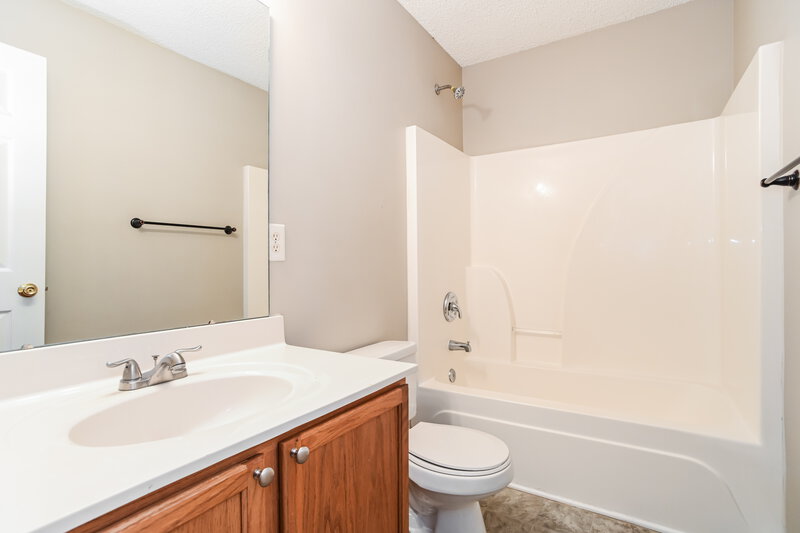 2,025/Mo, 10041 Brawley Lane Charlotte, NC 28215 Bathroom View