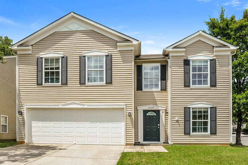 1,990/Mo, 7029 Maple Park Ln Charlotte, NC 28269 External View