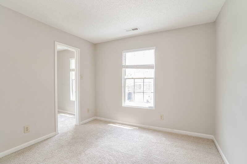 1,990/Mo, 7029 Maple Park Ln Charlotte, NC 28269 Bedroom View 3