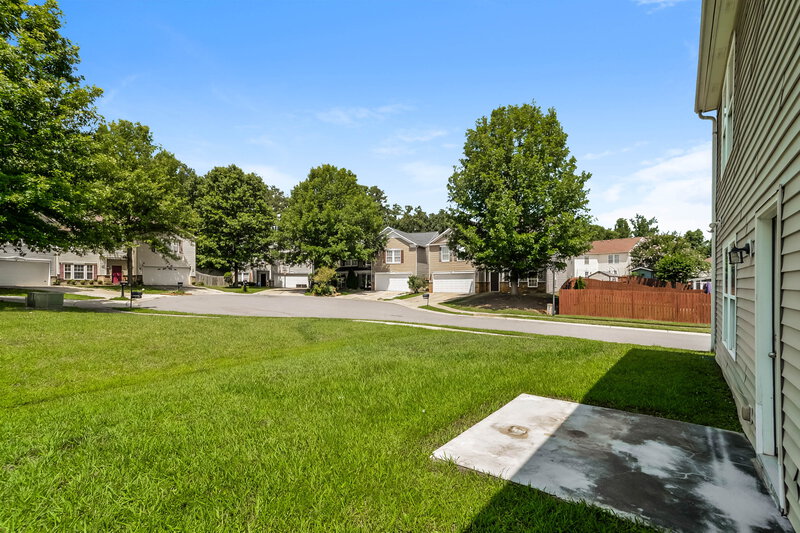1,990/Mo, 7029 Maple Park Ln Charlotte, NC 28269 Rear View 2