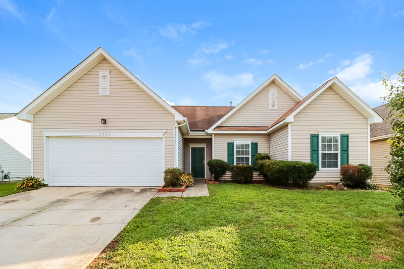 1,825/Mo, 5827 Briggs Dr Charlotte, NC 28269 External View