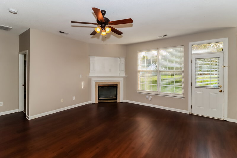 1,825/Mo, 5827 Briggs Dr Charlotte, NC 28269 Living Room View