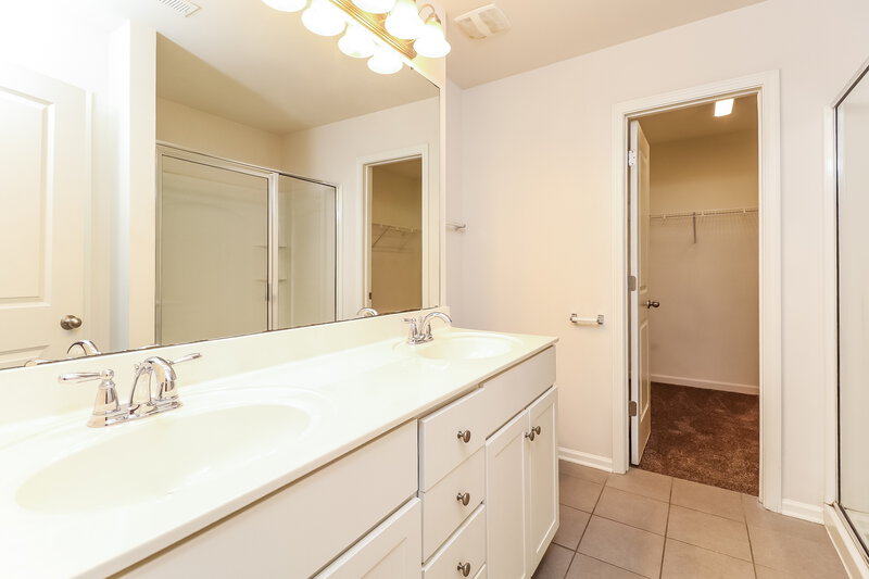 2,380/Mo, 2100 Mingus Cabin Ln Charlotte, NC 28214 Main Bathroom View
