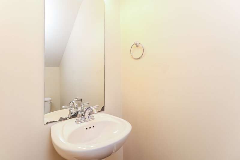 2,380/Mo, 2100 Mingus Cabin Ln Charlotte, NC 28214 Bathroom View 2