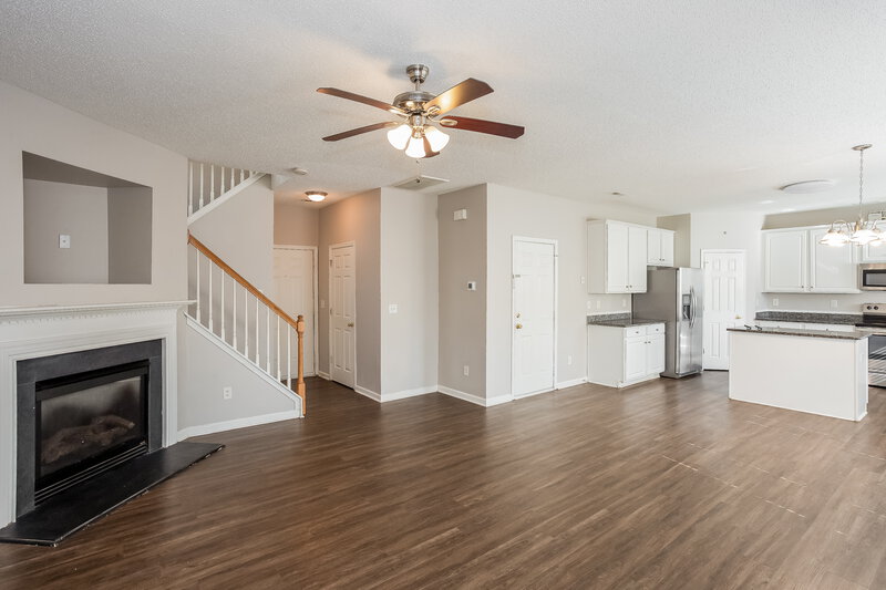 1,870/Mo, 12618 Hazy Valley Ct Charlotte, NC 28269 Living Room View 2