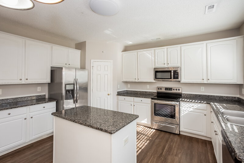 1,870/Mo, 12618 Hazy Valley Ct Charlotte, NC 28269 Kitchen View